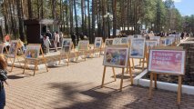 "Я только слышал о войне" - выставка работ учащихся ДХШ в Парке культуры и отдыха 9 мая